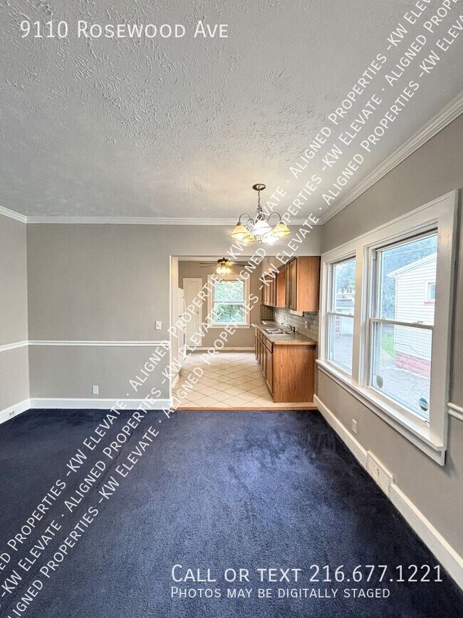 Building Photo - 9110 Rosewood Ave