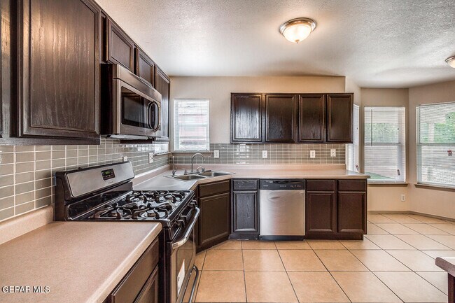 Building Photo - 5448 Colin Powell Ave