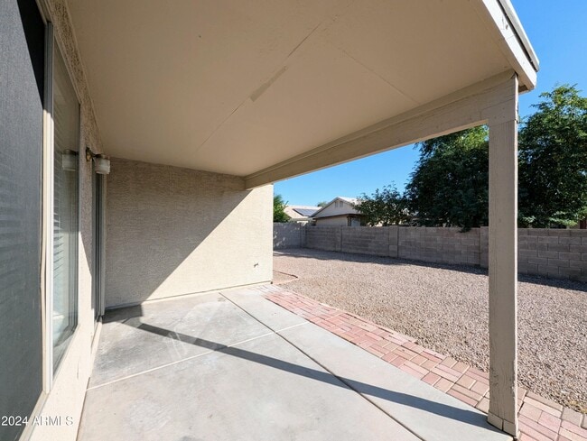 Building Photo - 7059 W Gardenia Ave