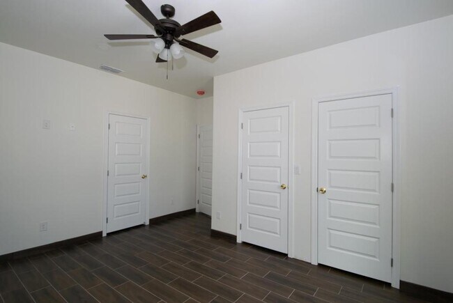 Building Photo - 3012 West Dr
