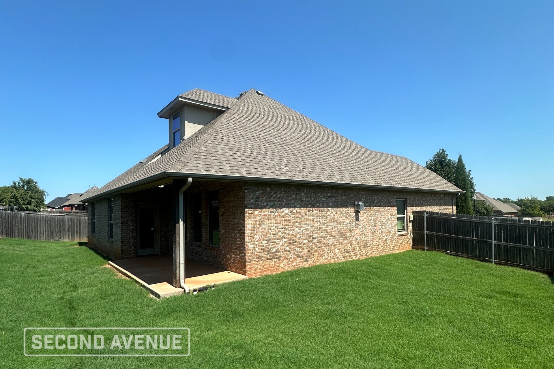 Building Photo - 1129 Samantha Ln