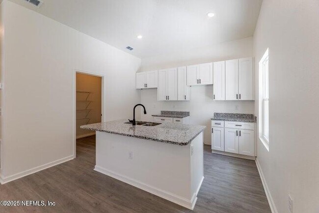 Building Photo - 8119 Siskin Ave