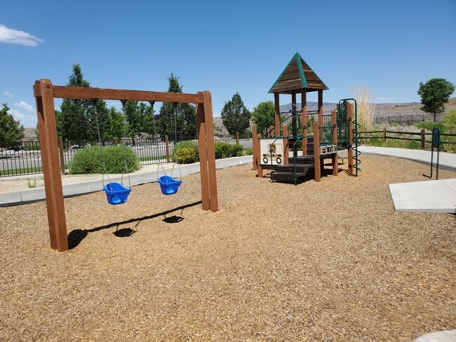 Building Photo - Gorgeous executive style home available fo...
