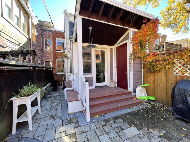 Building Photo - 1849 Monroe St NW