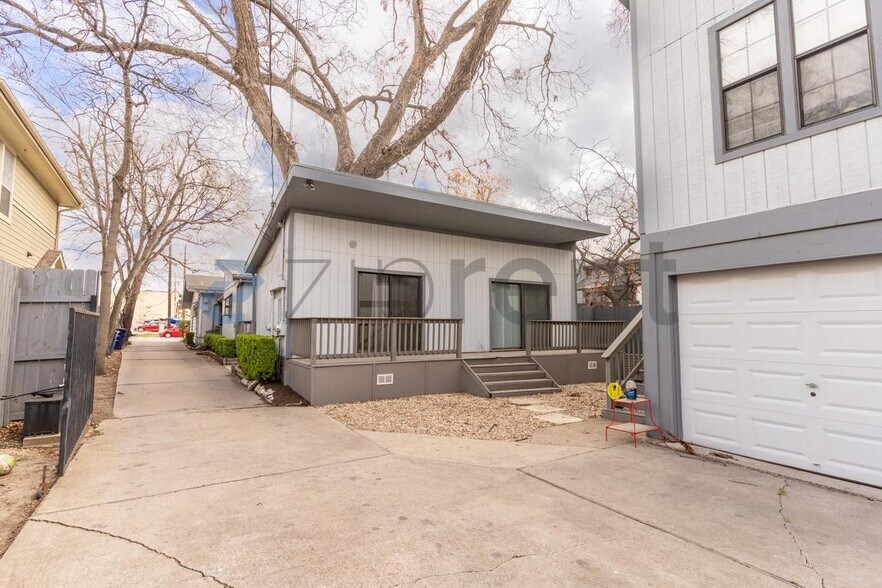 Building Photo - 703 Nelray Blvd