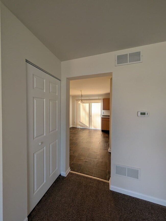 Building Photo - 322 Caribou Ln