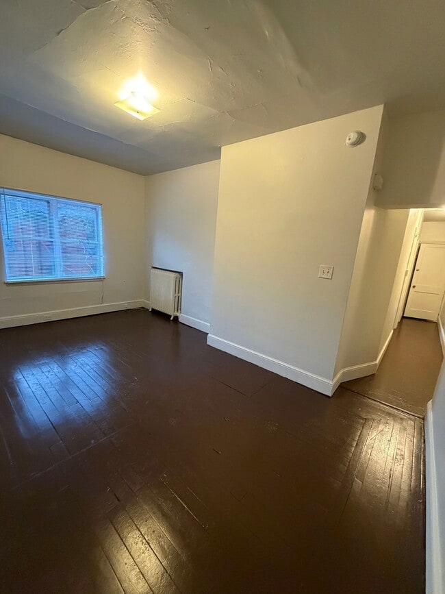 Building Photo - 446 N Duke St