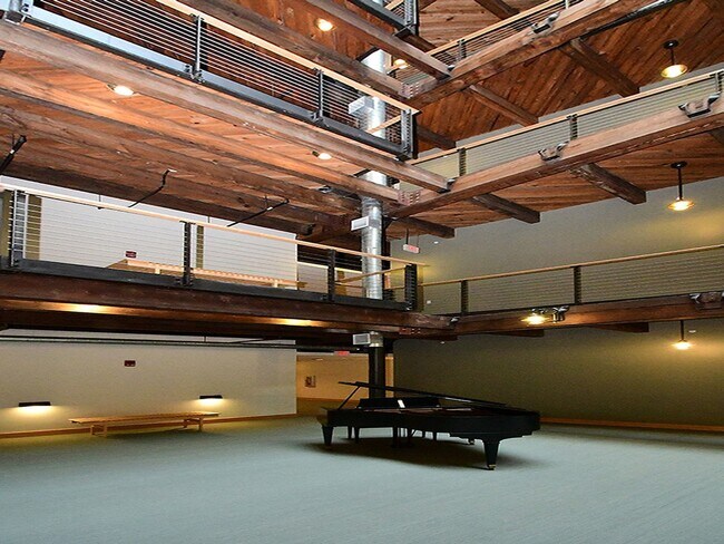 Building Photo - Beebe Runyan