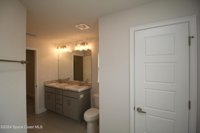 Building Photo - 2513 Pinwherry St NW