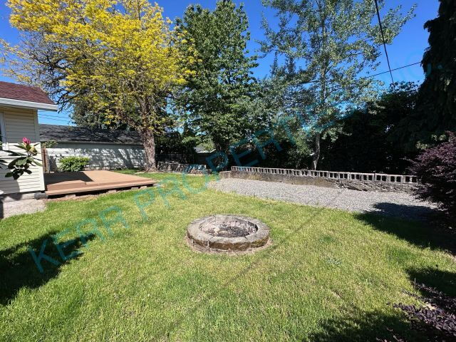 Building Photo - Charming Portland Retreat: 3-Bed, 2-Bath Home with Hardwood Floors & Cozy Fireplace!