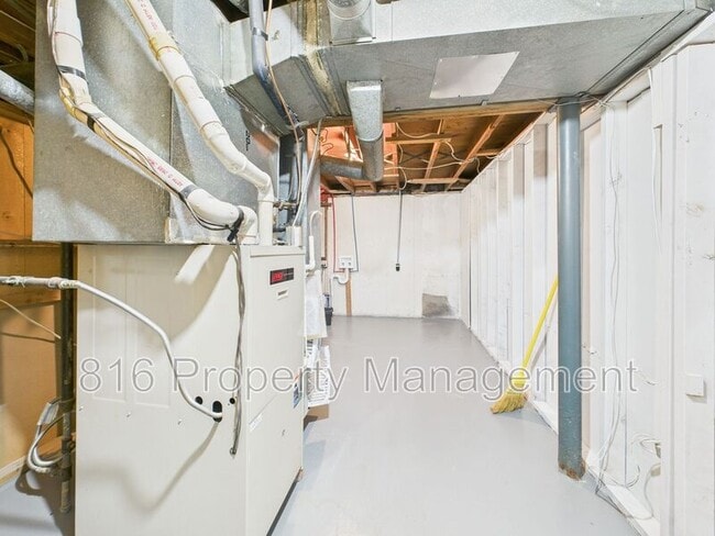 Building Photo - 8215 Ruskin Way