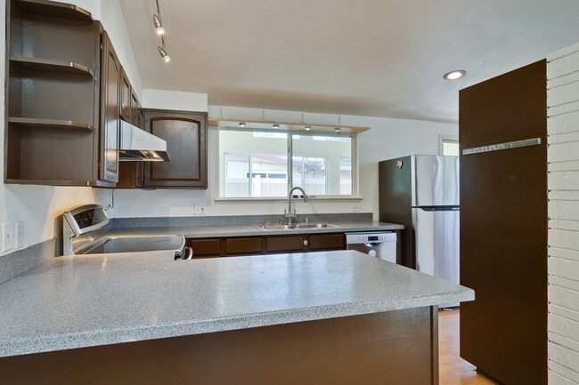 Building Photo - 2782 Sleepy Hollow Ave