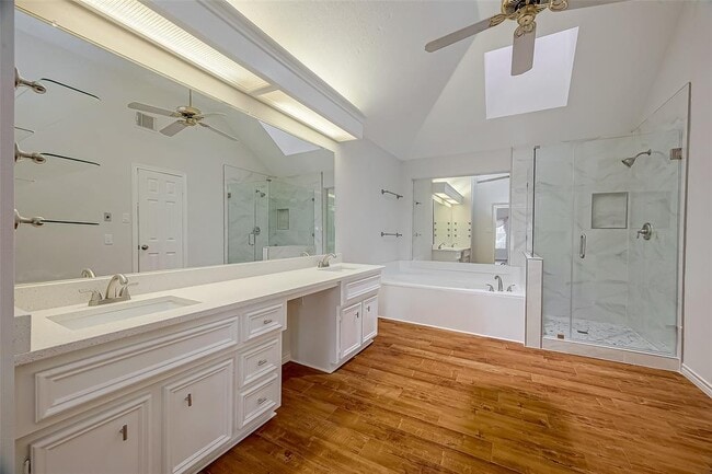 Building Photo - 2112 Limrick Dr