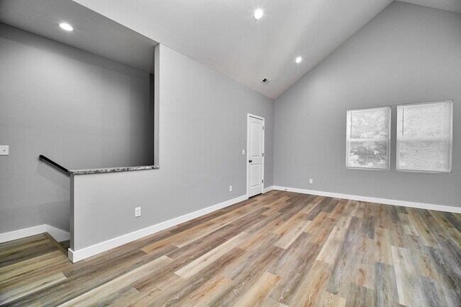 Building Photo - 415 Dequincy St
