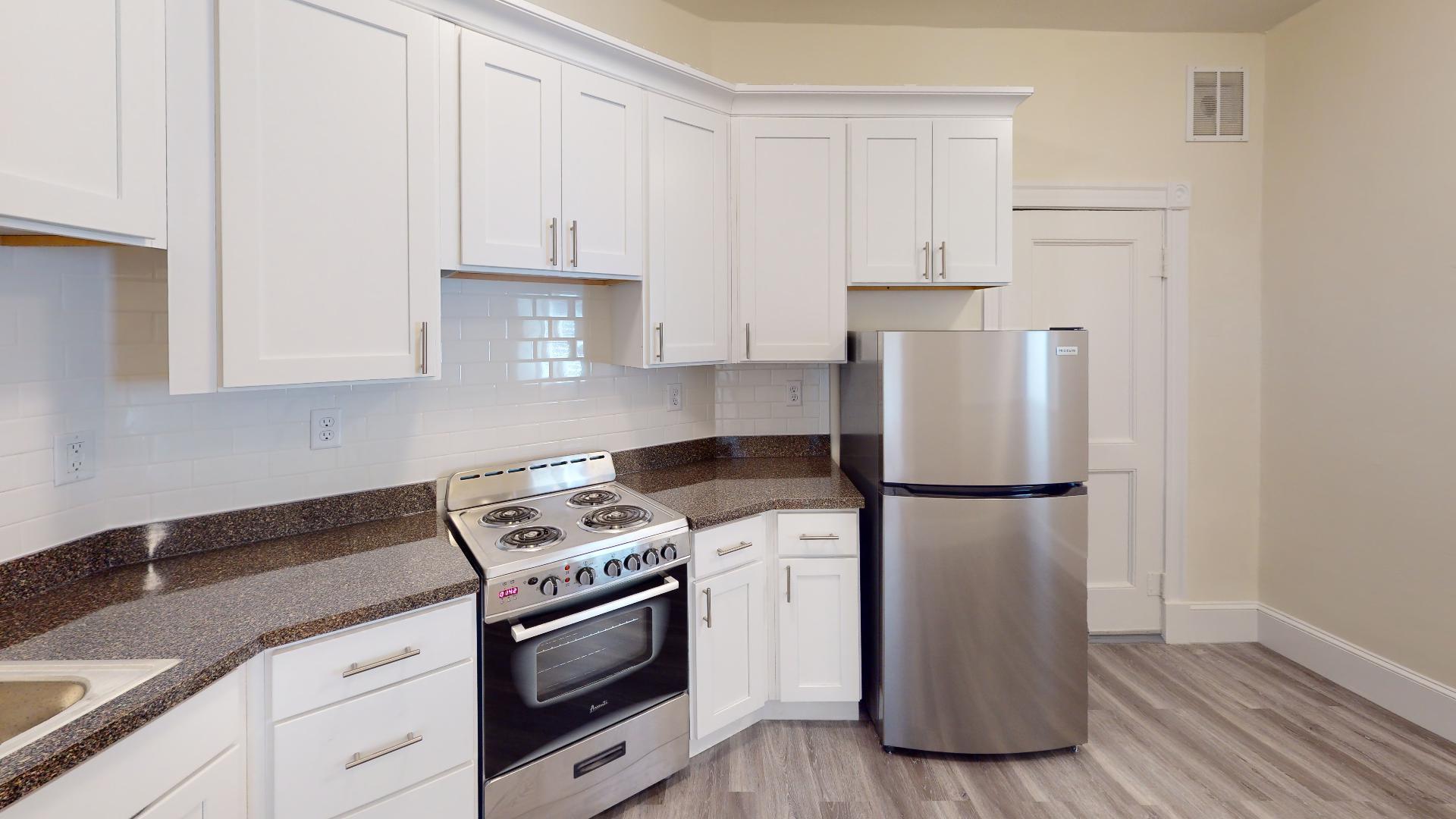 Building Photo - 1595 Beacon St