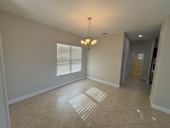 Building Photo - 1017 Donegal Dr