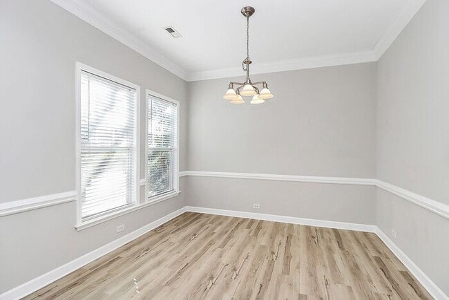 Building Photo - Gorgeous 3BD/2.5BA Craftsman Style Home in the Westmoreland Community!