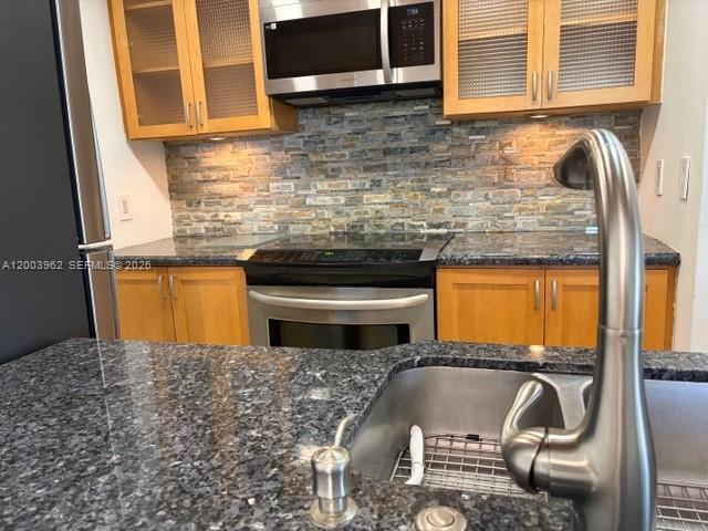 Building Photo - 1407 NE 56th St