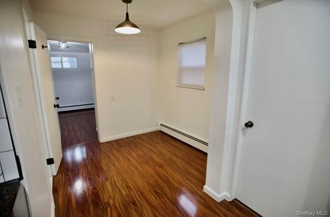 Building Photo - 10 Tollgate Ct