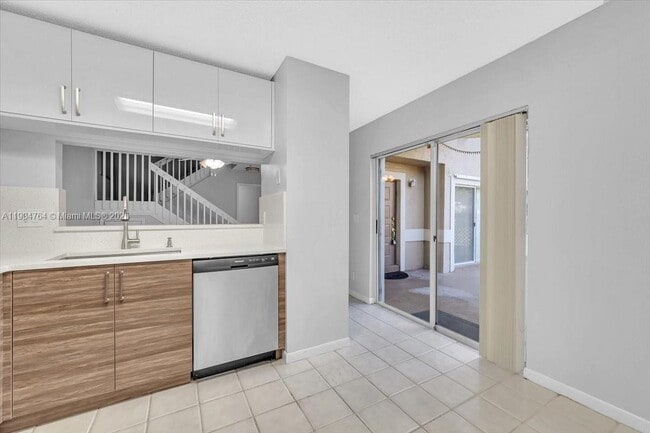 Building Photo - 11050 Nautilus Dr