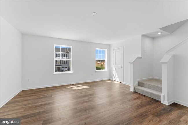 Building Photo - 505 Fontana Cir