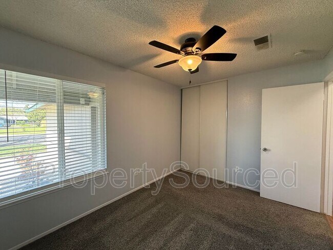 Building Photo - 1708 Applegate Dr