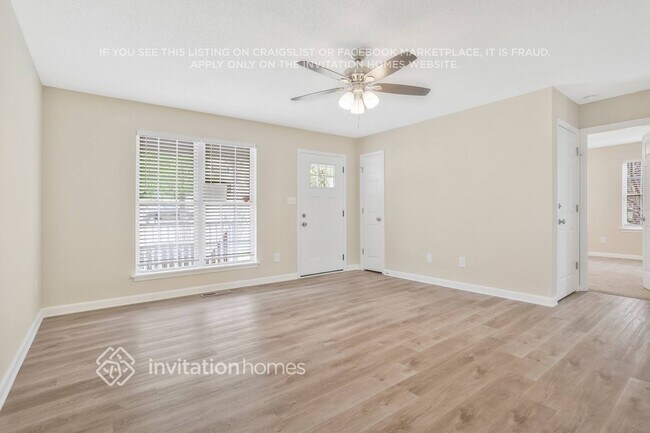 Building Photo - 282 Seals Dr