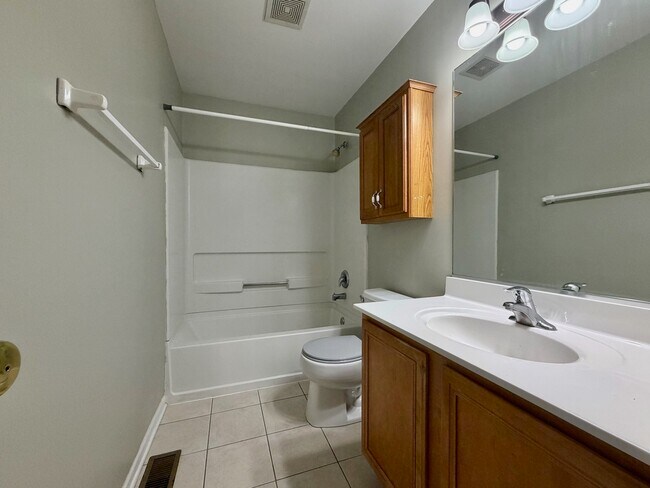 Building Photo - 2479 Montclair Ln