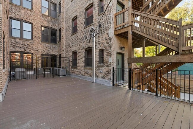 Building Photo - 444 E 48th St