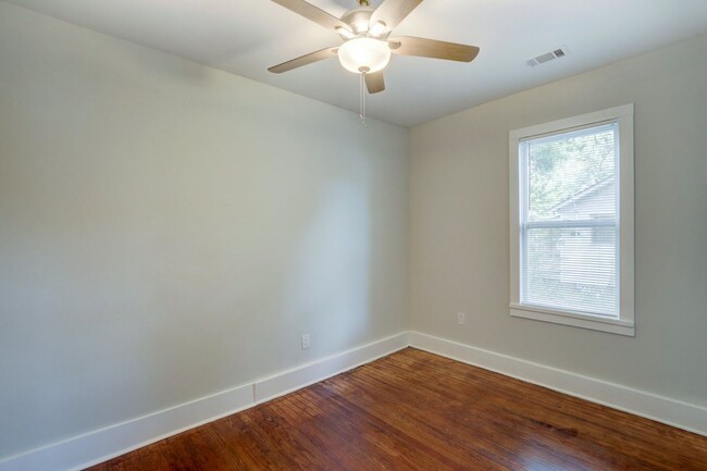 Building Photo - Completely Renovated - Three Bedroom, Two ...