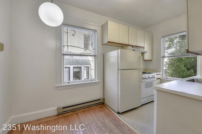 Building Photo - 2351 Washington St