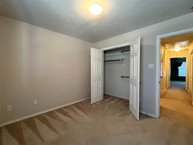 Building Photo - 16219 Sandy Path Ln