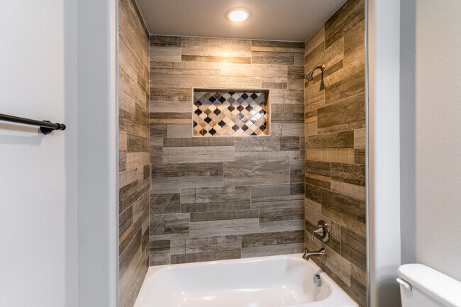 Building Photo - 310 Ditto Ave