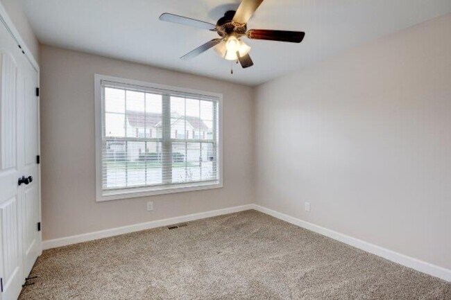 Building Photo - 3746 Silver Fox Ct