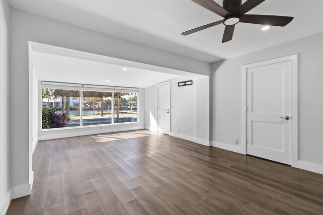 Building Photo - 122 Arlington Pl