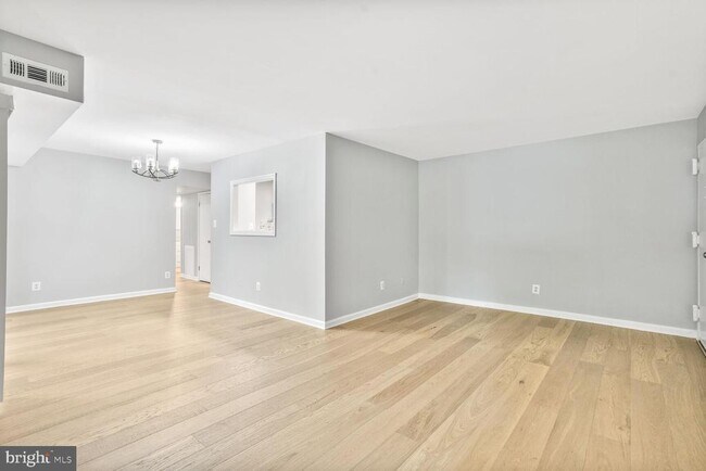 Building Photo - 8001 Chanute Pl