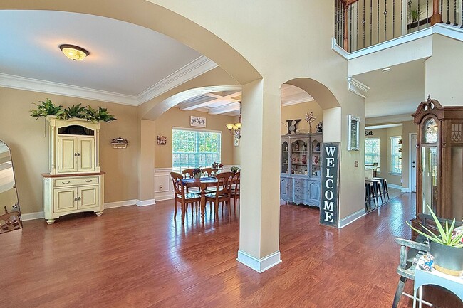 Building Photo - 470 Briarcrest Dr NE