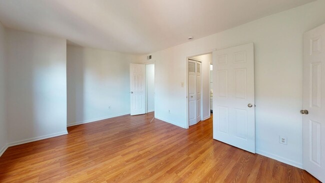 Building Photo - 1433 A St NE