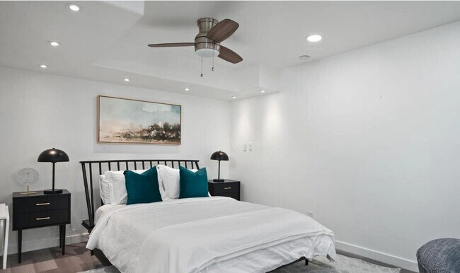 Building Photo - 8620 E San Miguel Ave