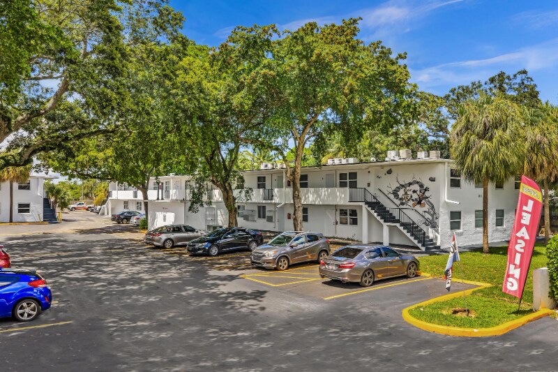 Building Photo - 803 SW 15th Ave