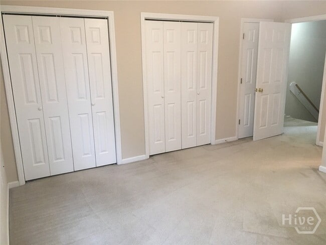 Building Photo - 220 Logmont Trace