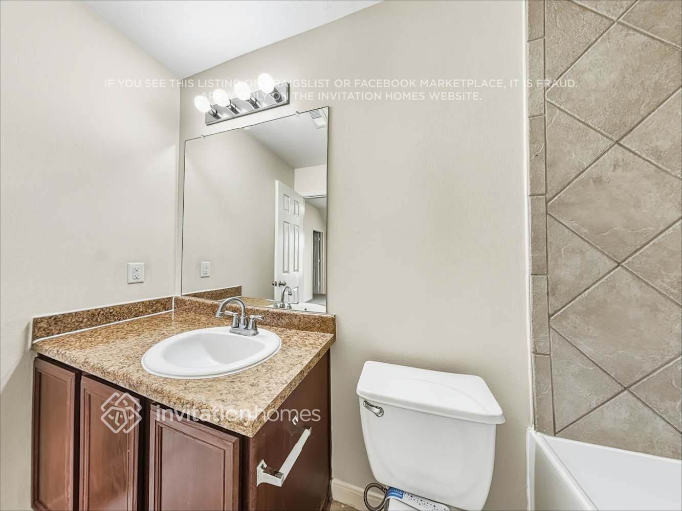 Building Photo - 5907 Deep S Dr
