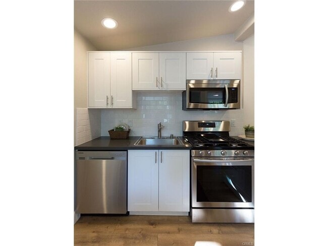 Building Photo - 198 E 1st Ave