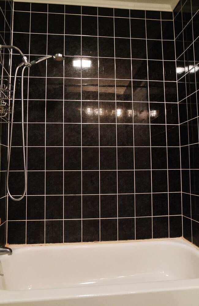 Building Photo - 10369 Dearlove Rd