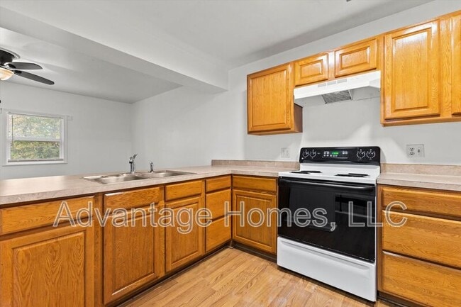 Building Photo - 805 N 70th St