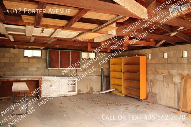 Building Photo - 4042 Porter Ave