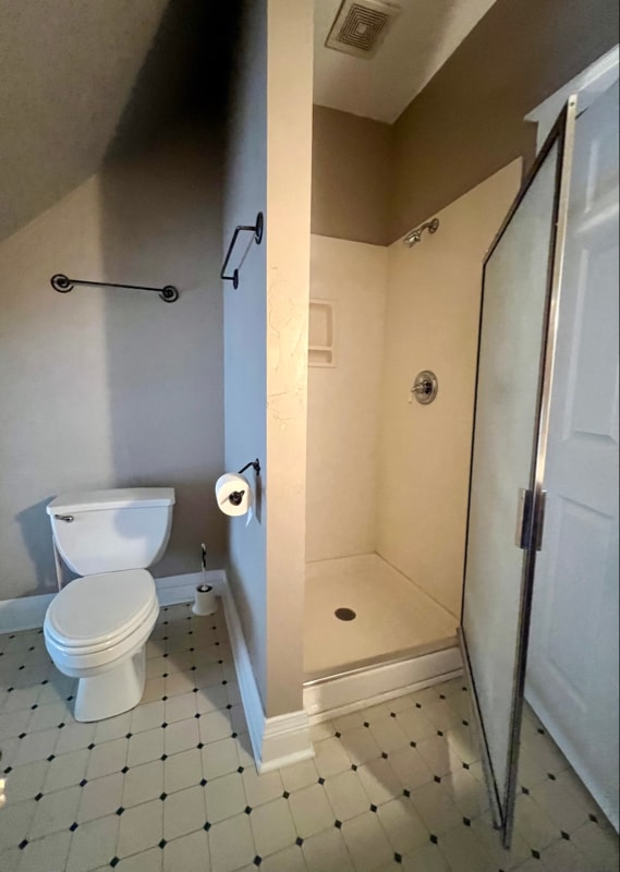 Building Photo - 1112 E Walnut St