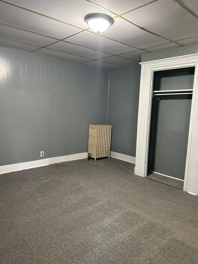 Building Photo - 25 N Washington St