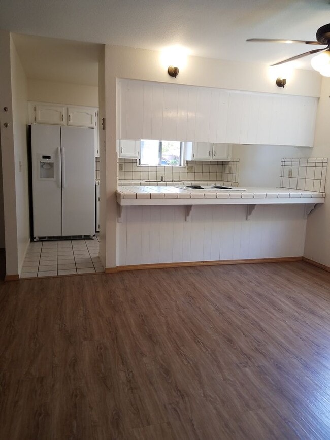 Building Photo - Cute 3 bedroom in Dinuba