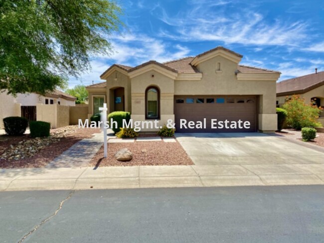Building Photo - Very nice home with 2 bedrooms plus a den ...